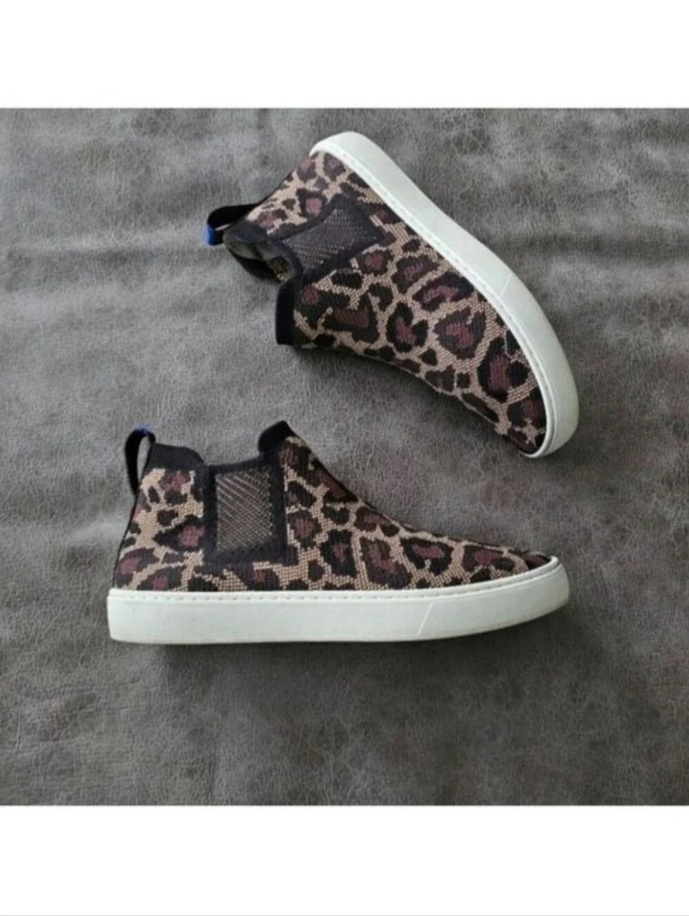 Rothys Limited Edition Wildcat Print Chelsea Booties Size 9.5